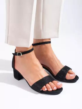 Elegantné sandále na nízkom podpätku  čierne