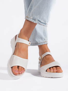 Pohodlné biele dámske sandále